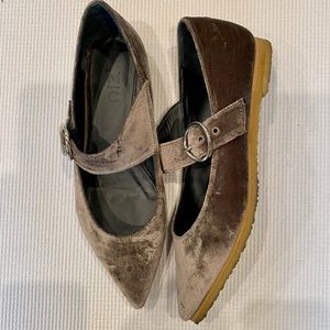 Crushed velvet Mary Jane shoes